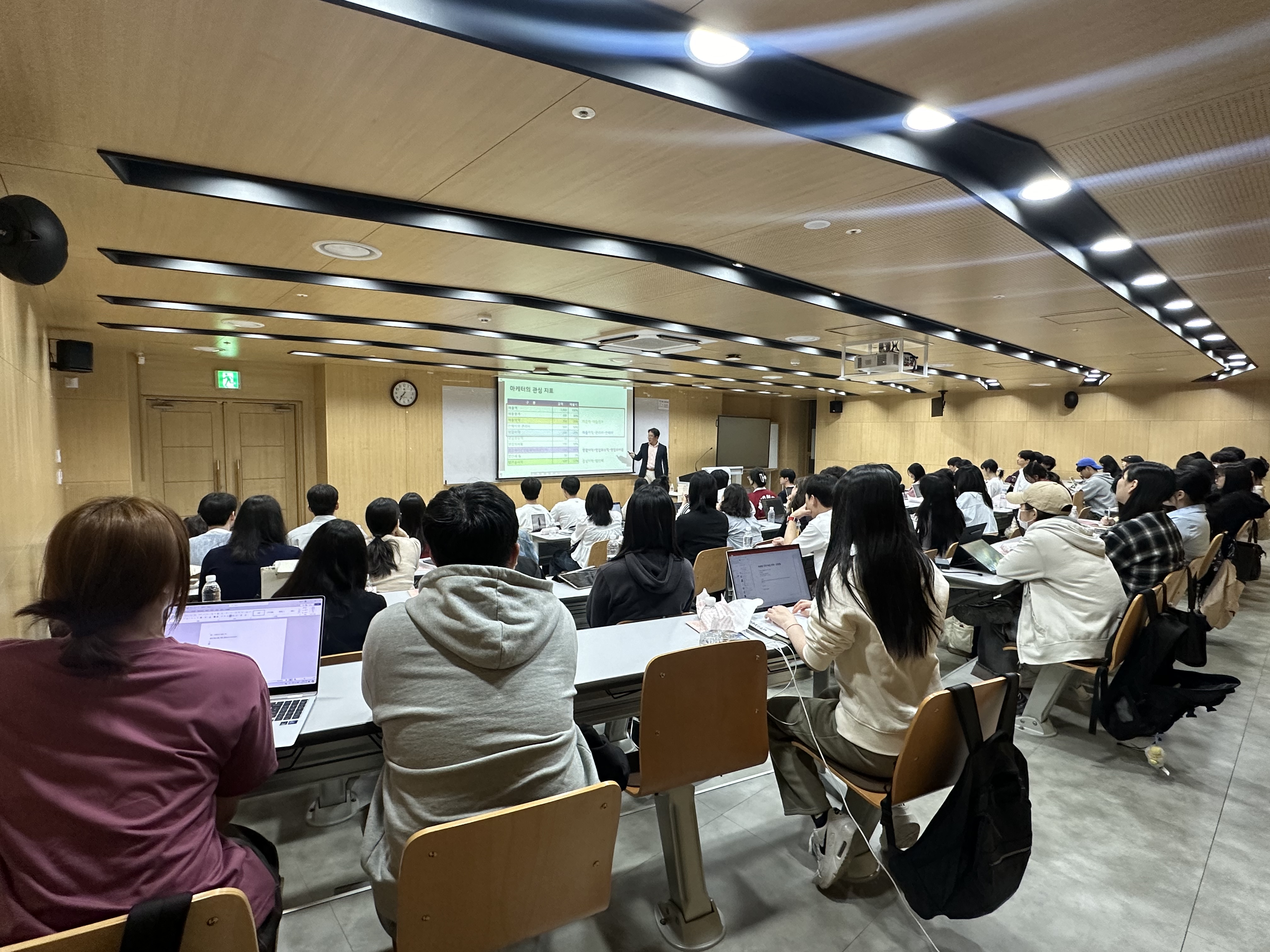 명지대, 고용노동부 ‘졸업생 특화 프로그램 사업’ · 한국산업인력공단 ‘해외 일경험 지원사업’ 선정 첨부 이미지